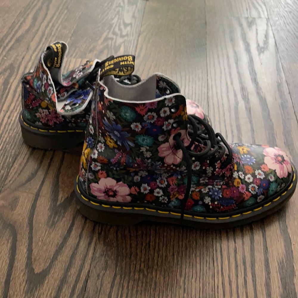 Dr Martens floral boots size 38